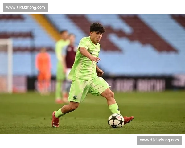 尼科更衣室玩笑暗藏真心：巴萨队友带我飞