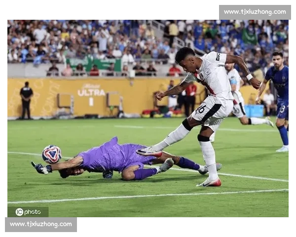 布努创世俱杯扑救纪录,一夫当关媲美群星